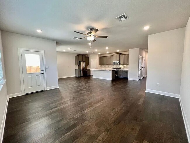 Building Photo - Open Concept Family Dream Home!