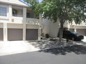 Building Photo - 6501 San Antonio Dr NE