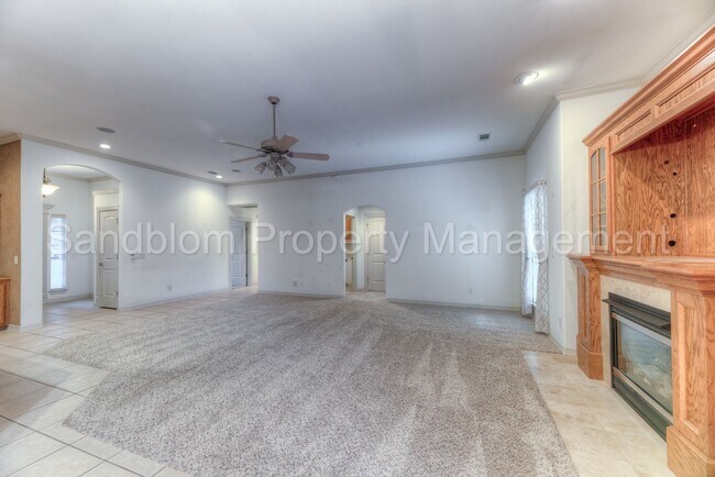Building Photo - For Lease | Broken Arrow | Available Now!