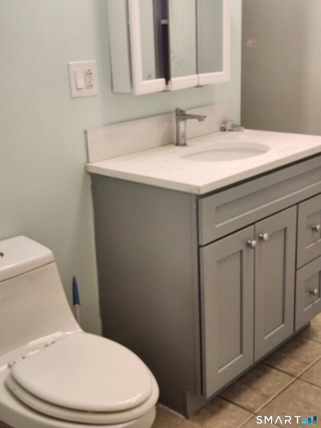 Building Photo - 488 Chapel St