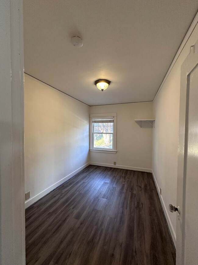 Guestroom / Office - 2310 3rd St