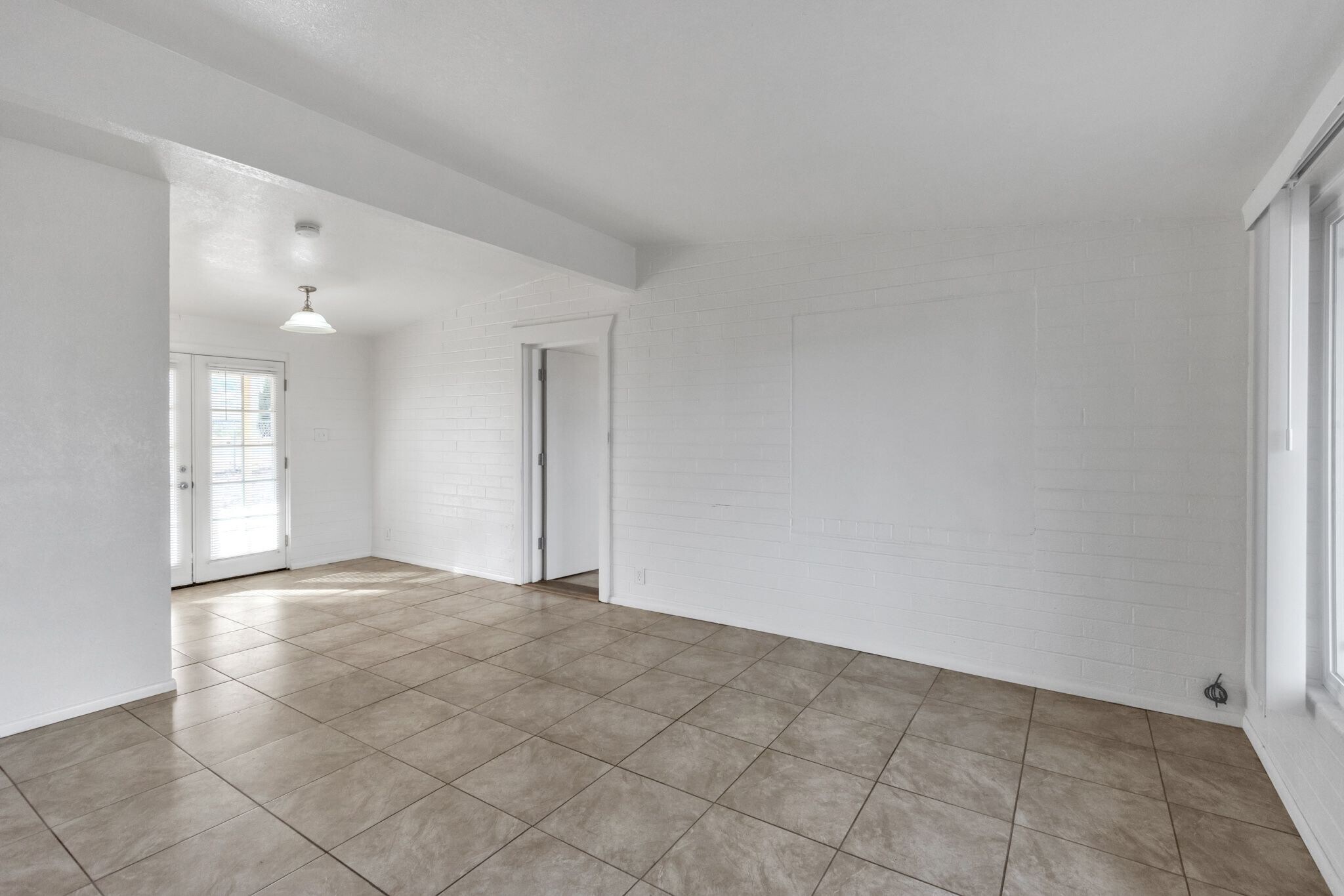 Building Photo - 216 Whitton St