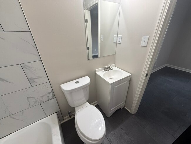 Building Photo - 2626 Whitman Ave