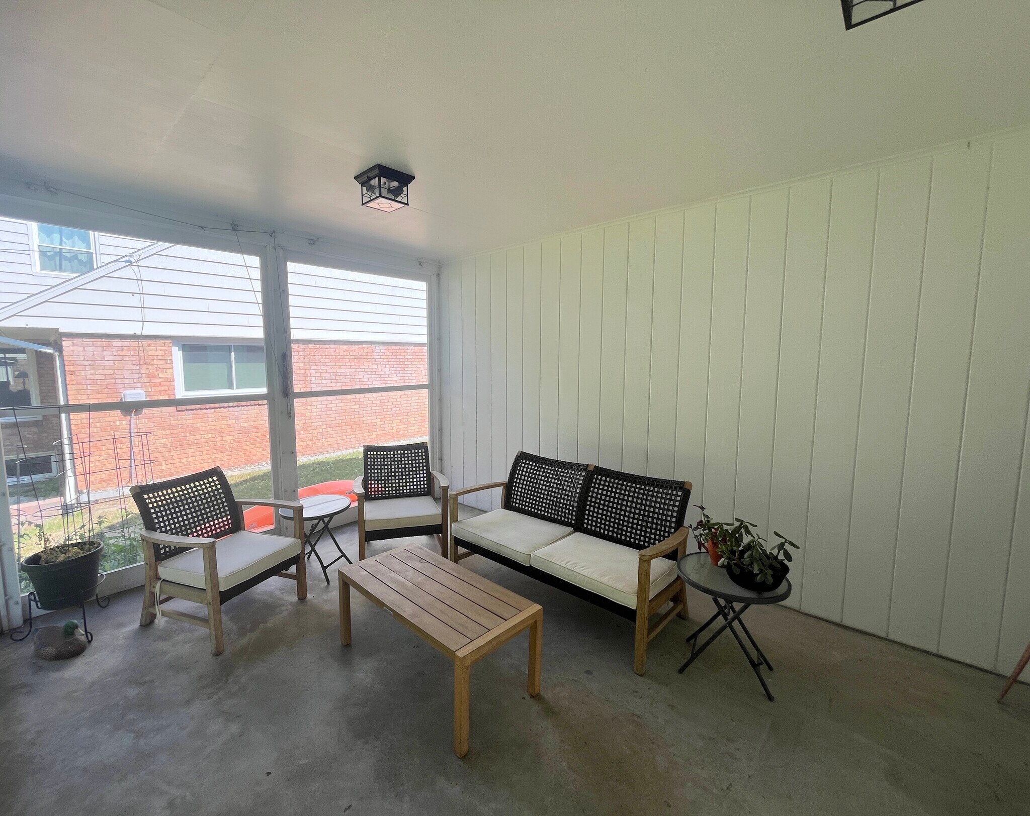 Building Photo - 1105 Flanders Pl