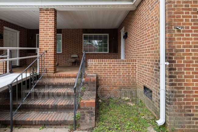 Building Photo - 105 Indiana Ln