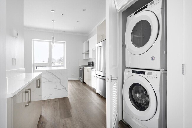 Building Photo - 6555 W North Ave