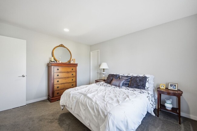 Building Photo - 4502 NW 70 Terrace