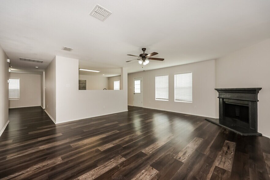 Building Photo - 1205 Saltgrass Dr