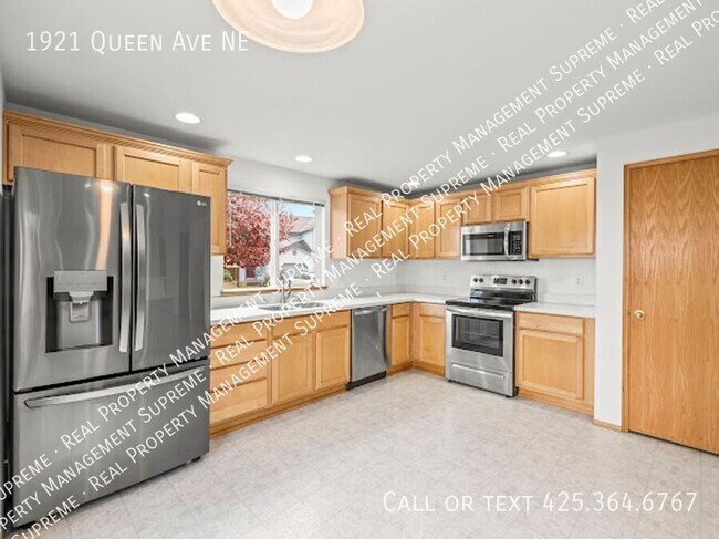 Building Photo - 1921 Queen Ave NE