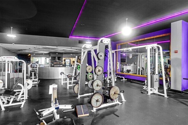 Building Photo - 1000 West Ave