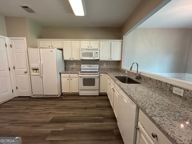 Building Photo - 226 Regent Square