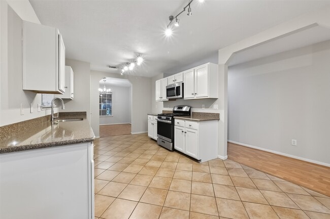 Building Photo - 21907 Willow Downs Dr