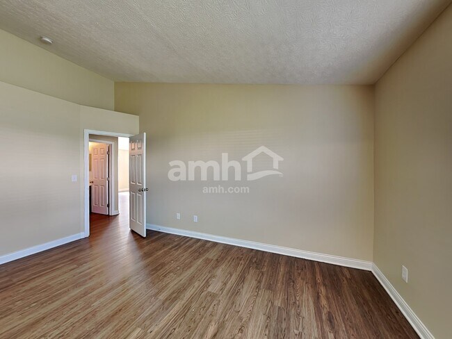 Building Photo - 7852 Highbrook Dr