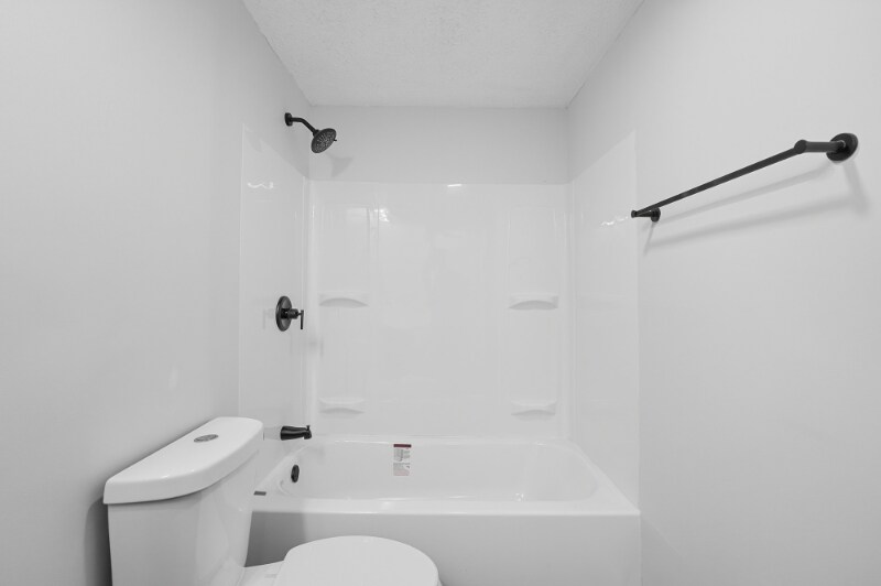 Building Photo - 7 Waterside Way