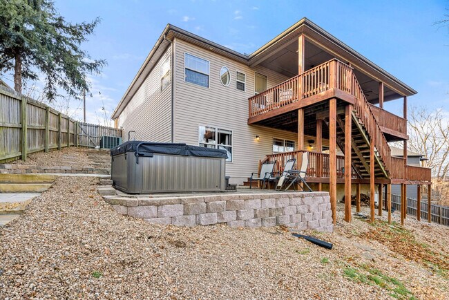 Building Photo - 30 Rutland Dr
