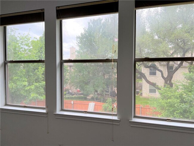 Building Photo - 2725 Mirasol Loop