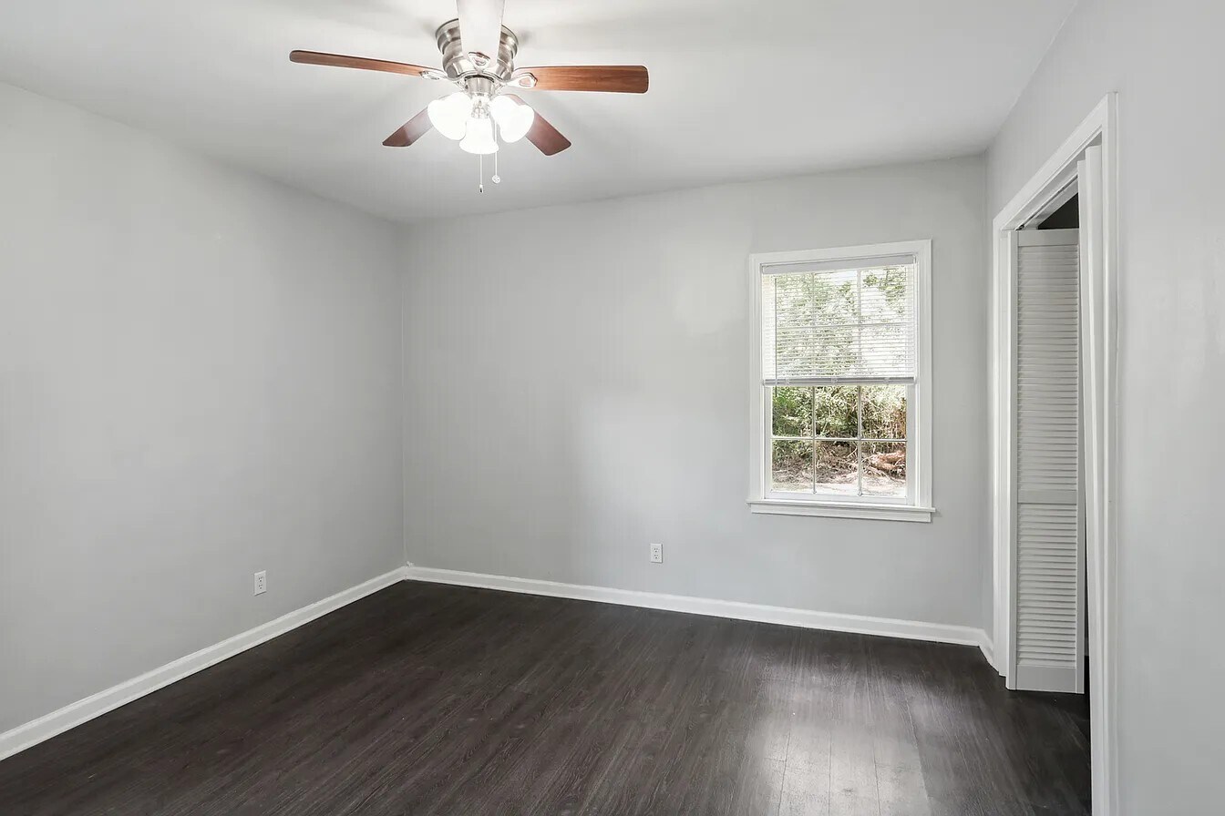 Building Photo - 1268 Eastland Rd SE