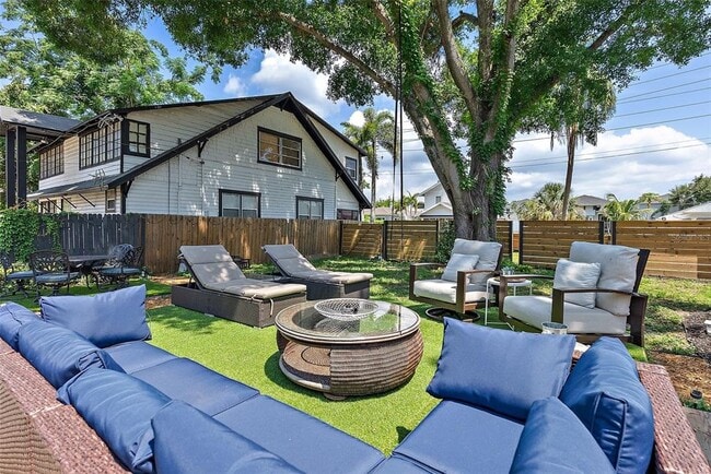 Building Photo - 2810 2nd Ave S