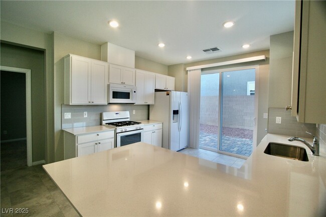 Building Photo - 4275 Tarim St