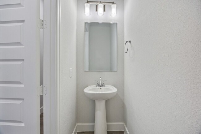 Building Photo - 26310 Meadow Bliss Wy