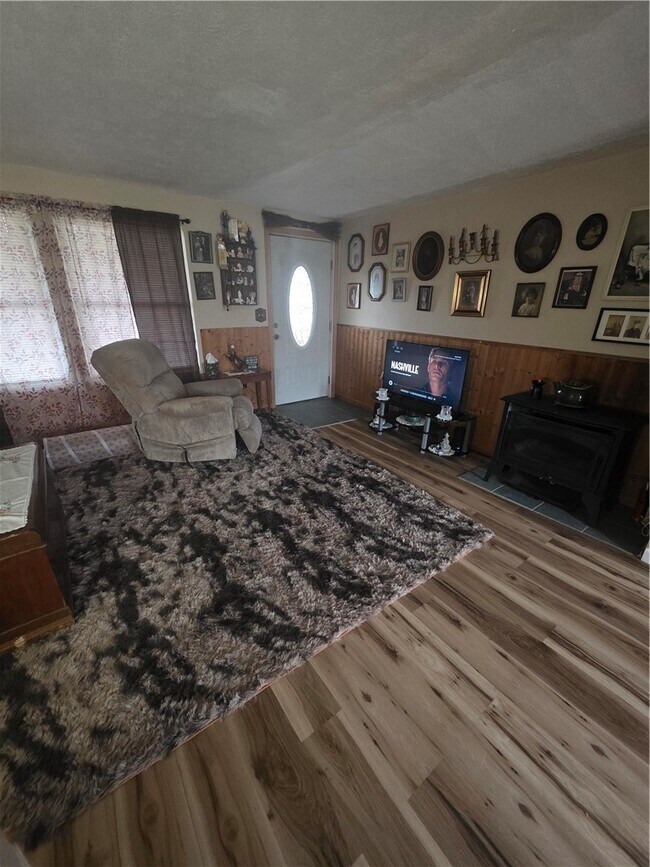 Building Photo - 1190 Kent Rd