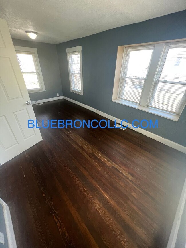 Building Photo - Cozy 1 bedroom house with a lot to offer