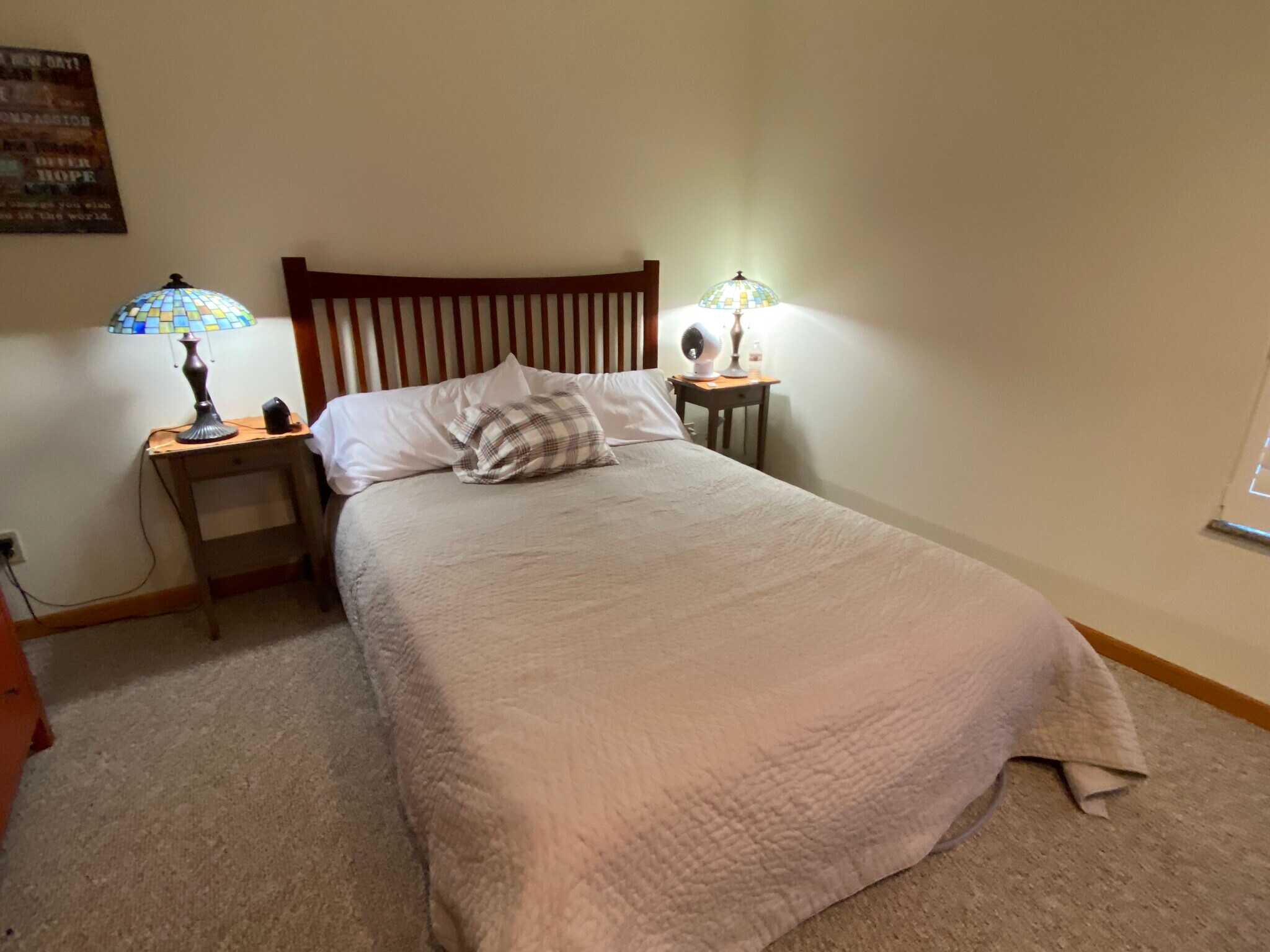 Upstairs Bedroom 1, Qn Sleep Number bed, adjustable on both sides - 425 SE Shell Ave