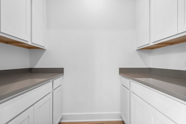 Building Photo - 8375 Mulberry Ave