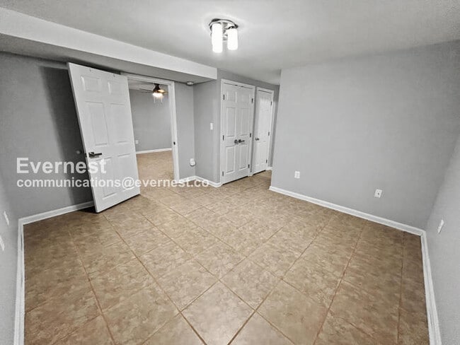 Building Photo - 10401 Bristol Ct