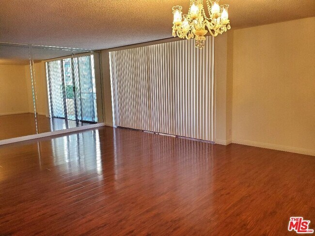 Building Photo - 10535 Wilshire Blvd
