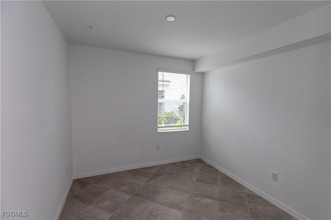 Building Photo - 16572 Kingwood Ln