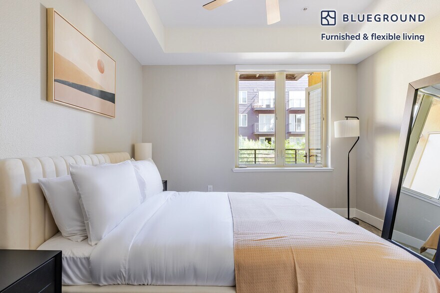 Building Photo - 555 San Antonio Rd