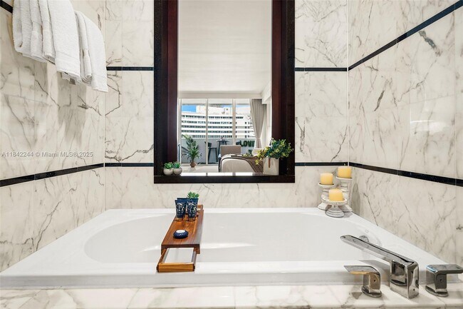 Building Photo - 4391 Collins Ave