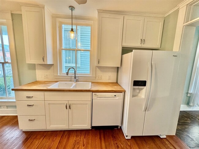 Building Photo - 2119 Avenue O 1/2