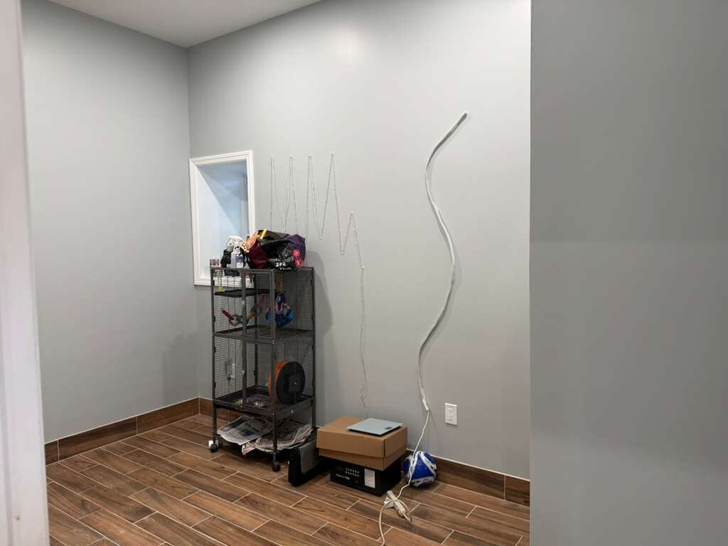 Building Photo - 100 E Valley Stream Blvd