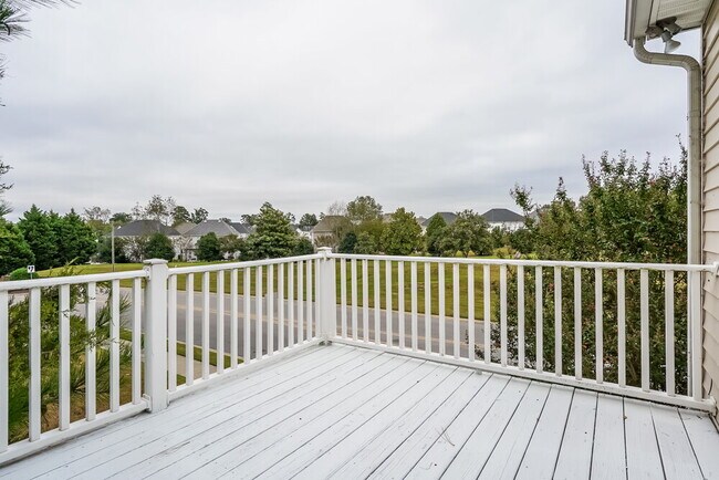 Building Photo - 2000 Persimmon Ridge Dr