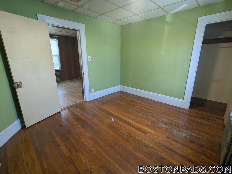 Building Photo - 63 Whitman St