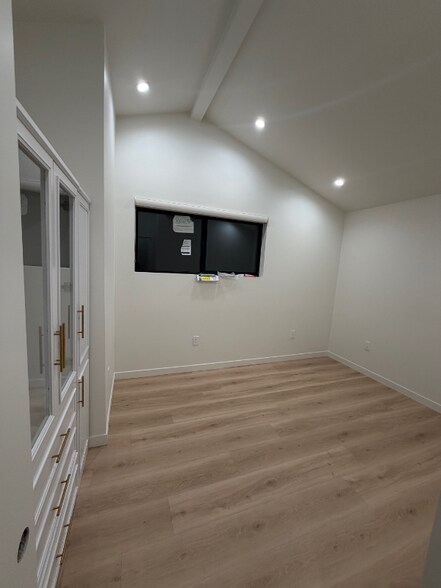 Building Photo - 4935 Cloud Ave