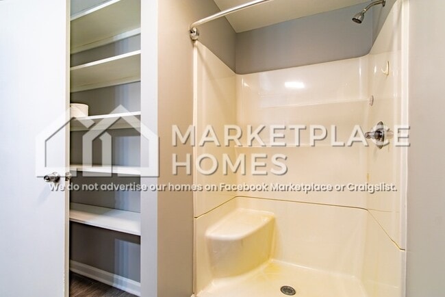 Building Photo - 3301 Brewer Dr