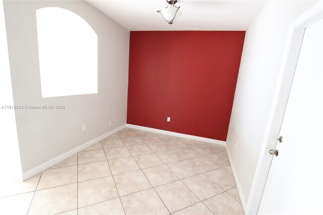 Building Photo - 14758 SW 9th Ln