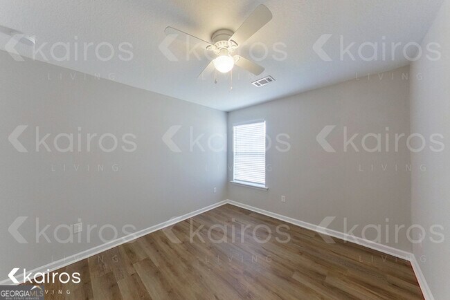 Building Photo - 15 Bungalow Cir