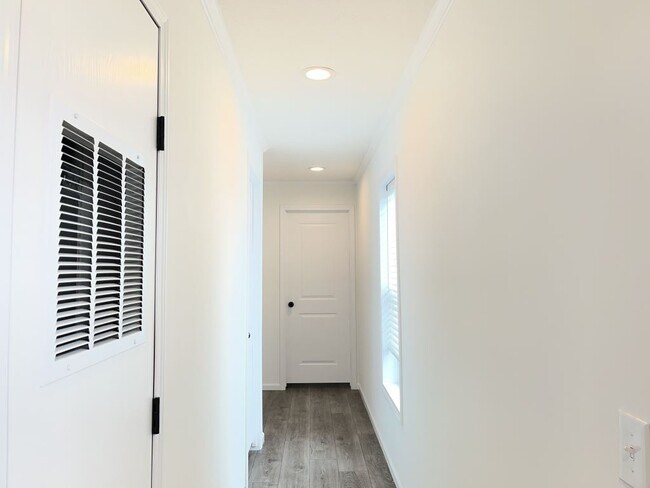 Building Photo - 7 Sandpiper Ln