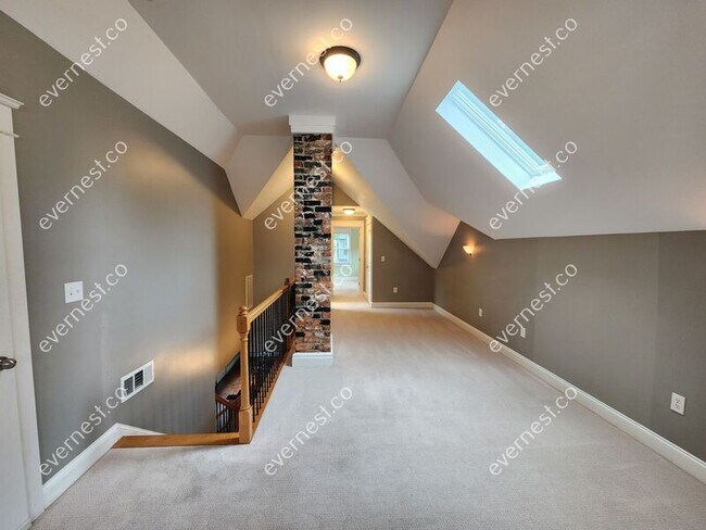 Building Photo - 219 Randolph St NE