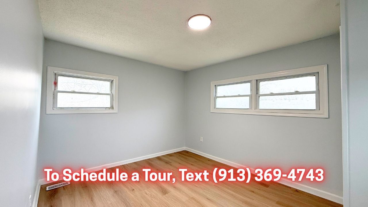 Building Photo - 913 S Main Rd