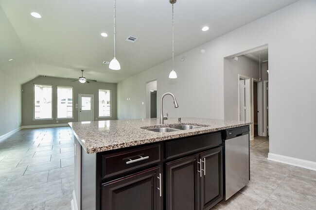 Building Photo - 15330 Ashbrook Dove Ln