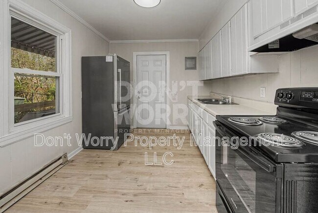 Building Photo - 1118 Duke St