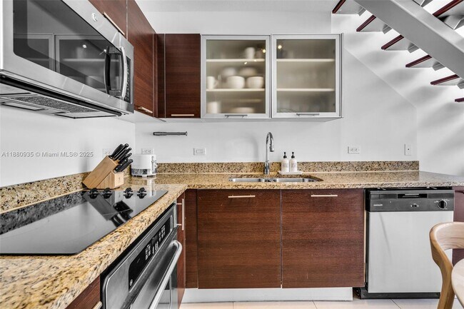 Building Photo - 41 SE 5th St