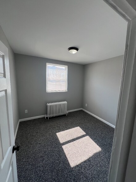 Building Photo - 2500 S Alder St