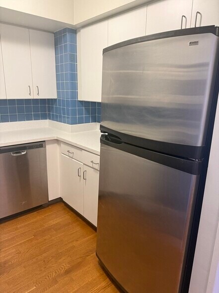 Building Photo - 125 Pleasant St