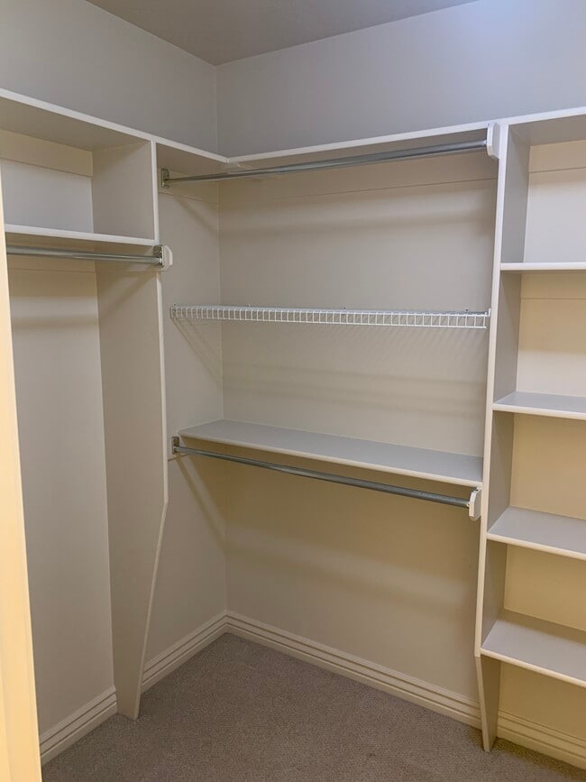 Building Photo - 325 E 100 S